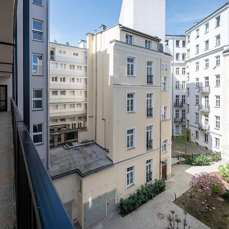 Piekna 2-Bedroom Apartment Варшава Экстерьер фото