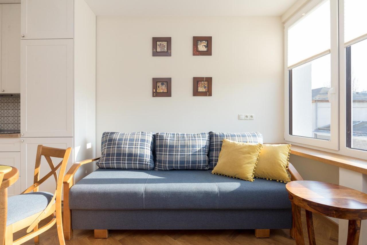 Piekna 2-Bedroom Apartment Варшава Экстерьер фото