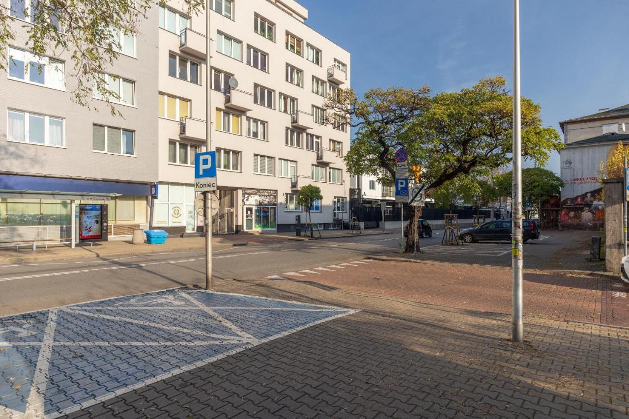 Piekna 2-Bedroom Apartment Варшава Экстерьер фото