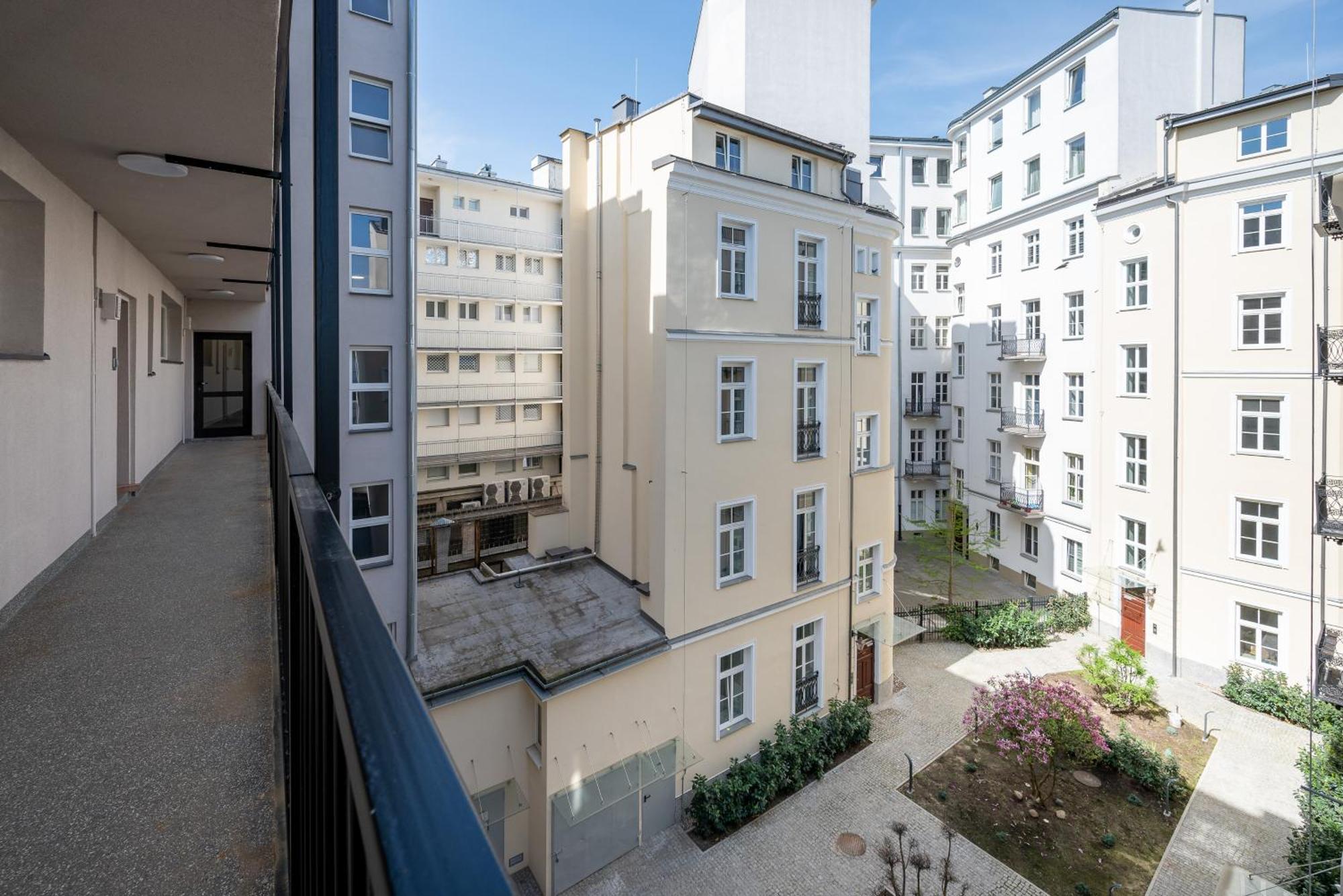Piekna 2-Bedroom Apartment Варшава Экстерьер фото